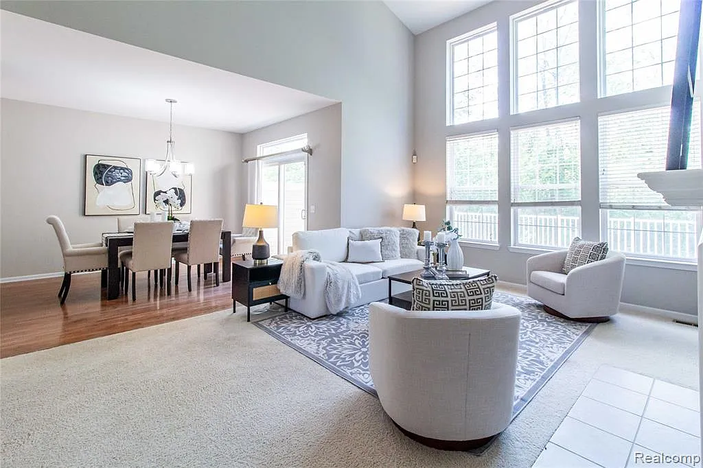 3 bed, 4.0 bath, 2248 sqft, $3,300 — Photo 4