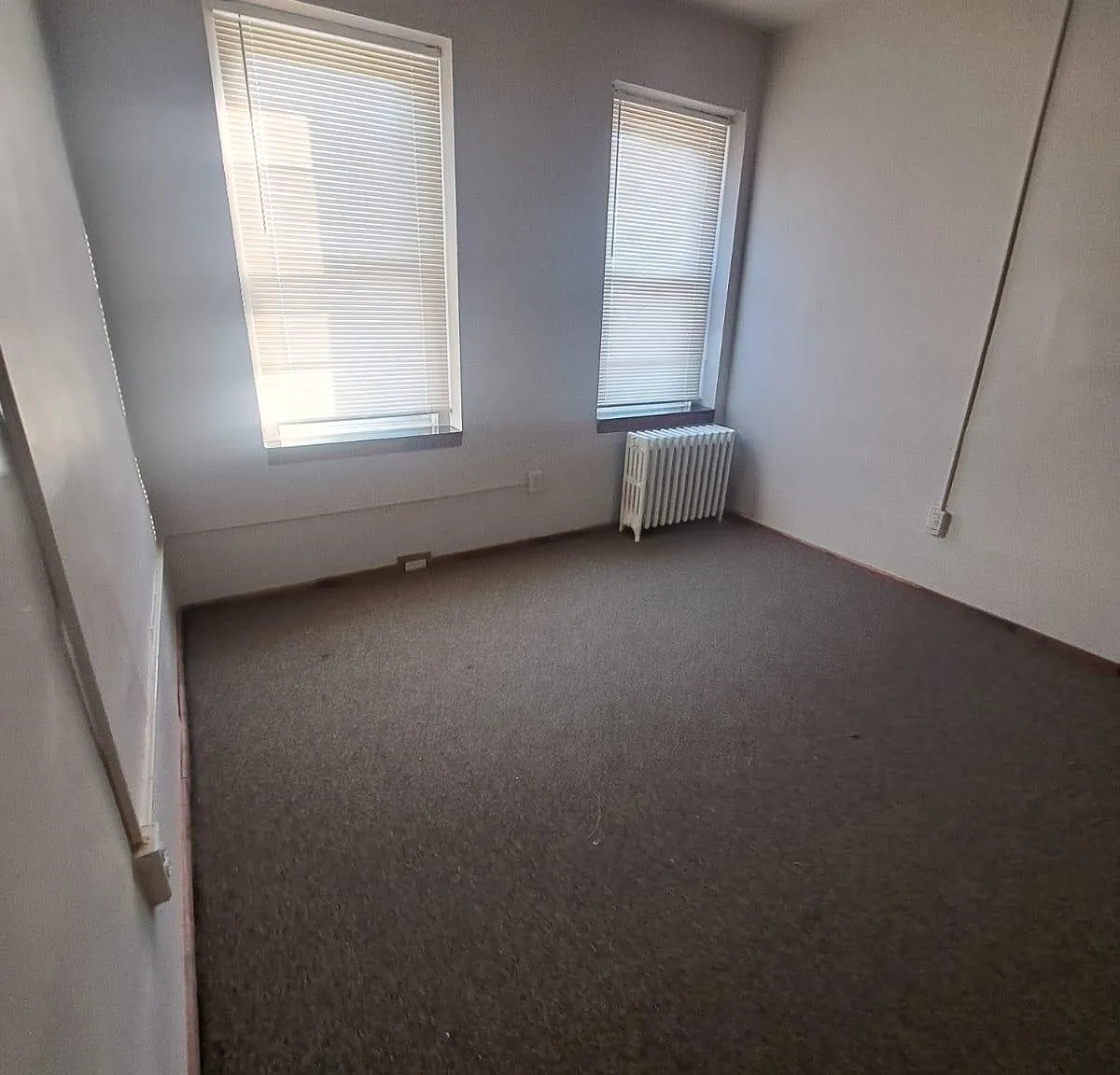 4617 Wayne Ave — Photo 2