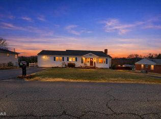 320 Sherwood Rd, Bristol, VA 24201