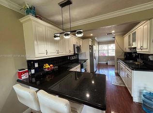 232 Lakeside Cir, Sunrise, FL 33326
