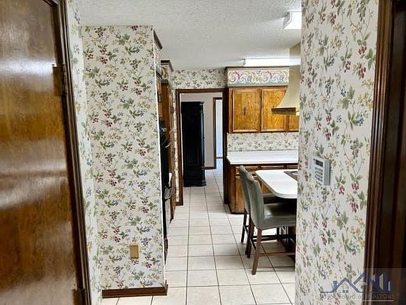 4th image of 408 Jefferson Dr