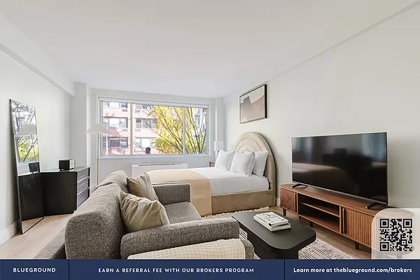 Rented by The Blueground | media 5