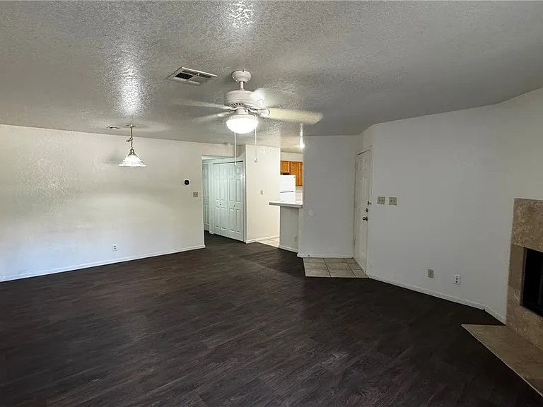 5044 S Rainbow Blvd #104 — Photo 3