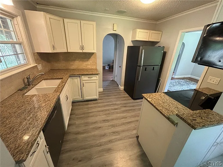 102 Wellington Rd — Photo 10