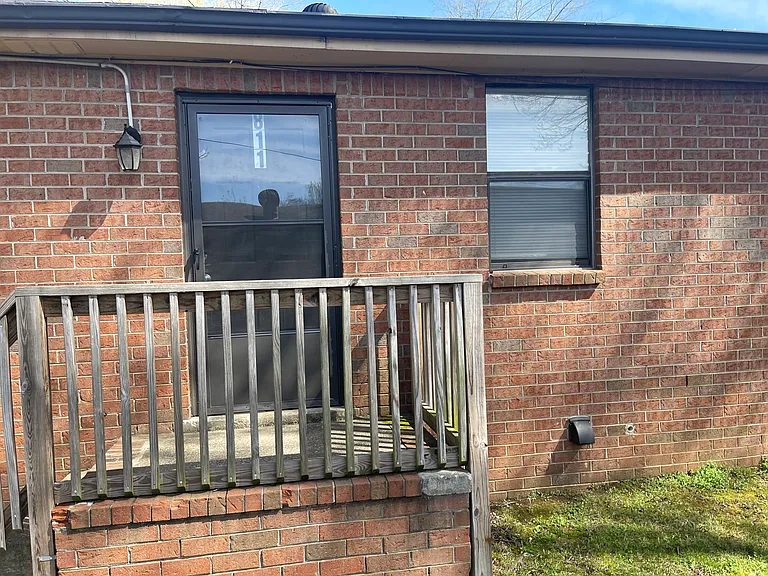 809 Blue Ridge Dr — Photo 2
