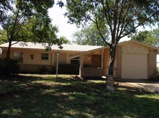 2716 Burning Tree Ln, Irving, TX 75062