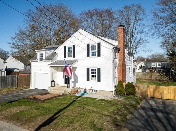 10 Holland Ave E, Riverside, RI 02915