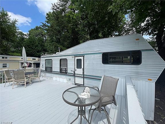 5th image of 108 Sparrow Ln