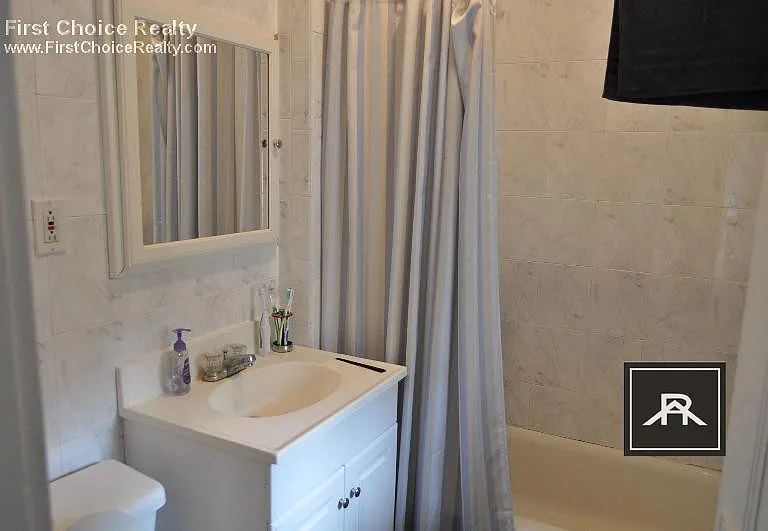 96 Strathmore Rd #4 — Photo 7