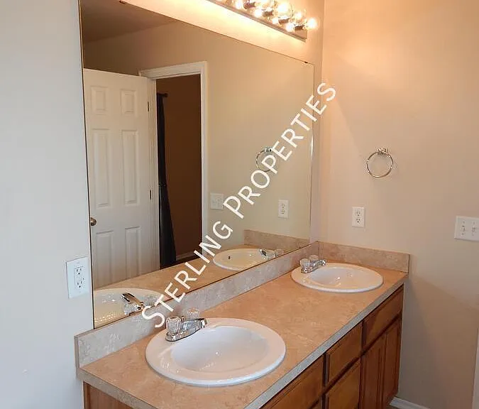 18301 Montoro Way — Photo 11
