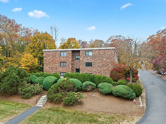 4th image of 65 Milliken Ave APT 15