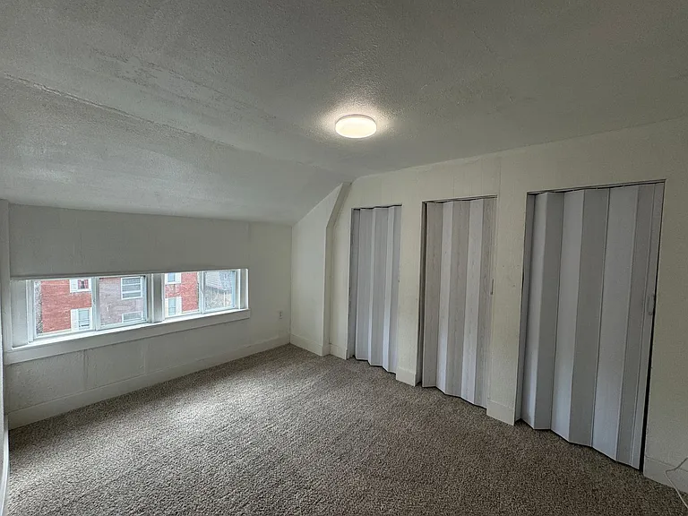 211 Reifert St — Photo 6