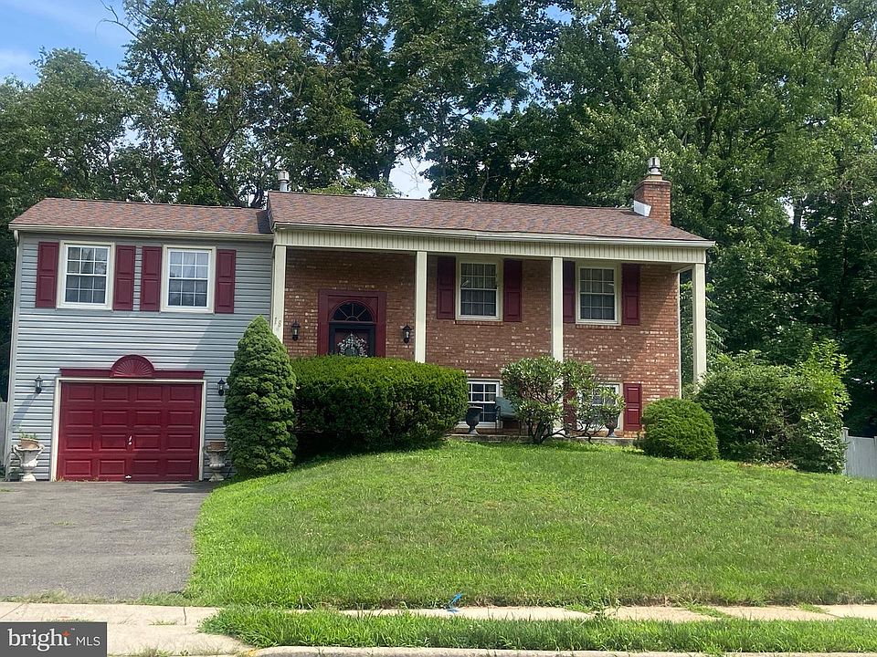 1st image of 18 Fairmount Dr
