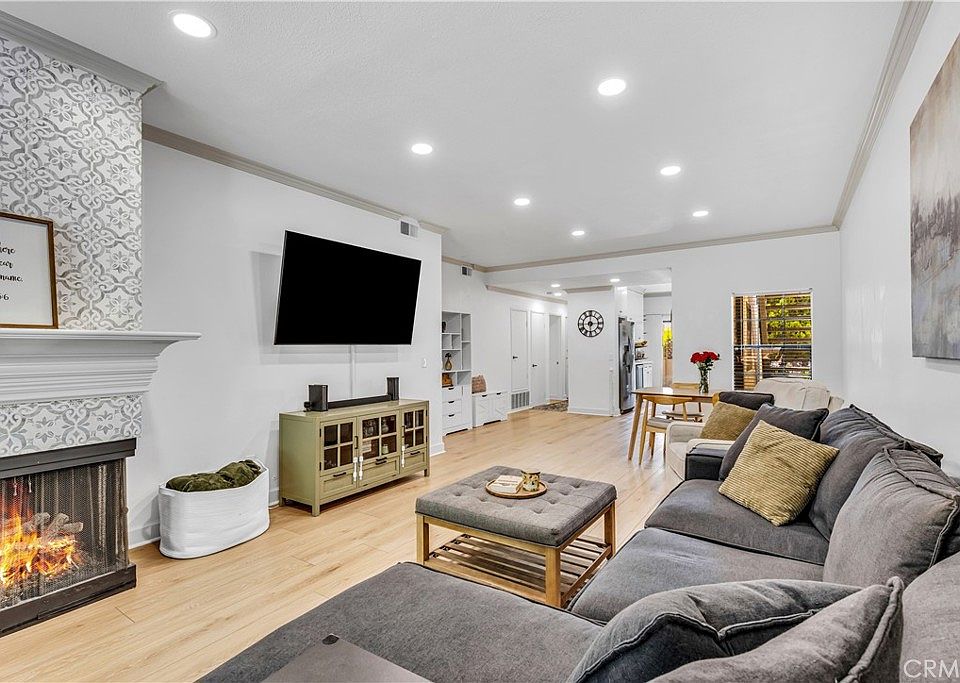 1st image of 2542 W Macarthur Blvd Unit G