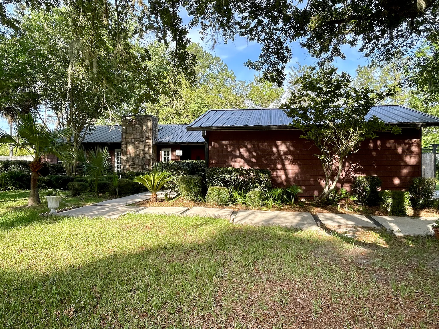 3 bed, 1432 sqft, $2,400 — Photo 3