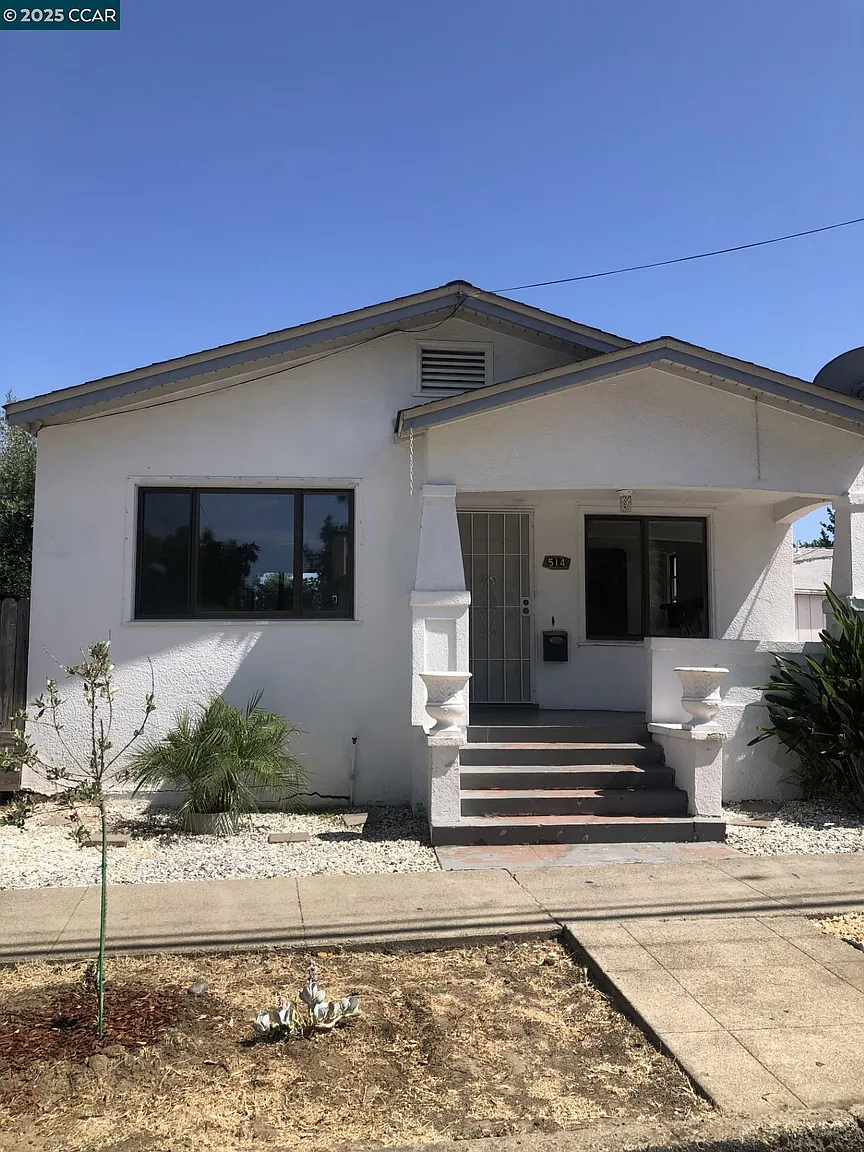 514 Soto St photo 1
