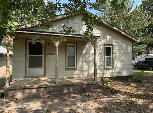 624 E 8th St, Newton, KS 67114