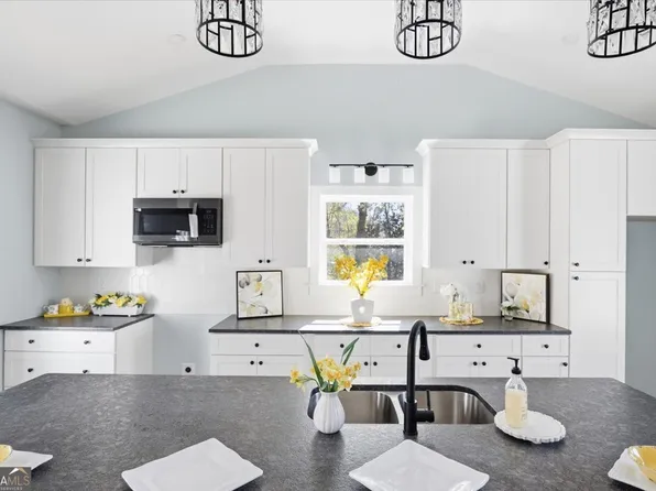 2371 Kensington Rd, Macon, GA 31211