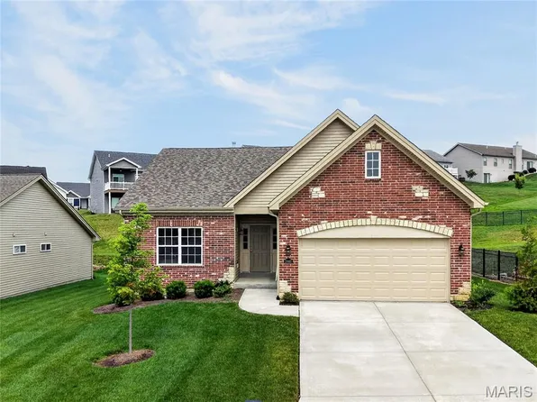 2995 Halls Green Dr, Washington, MO 63090