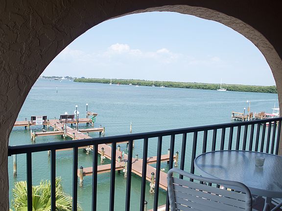 3rd image of 1775 Gulf Blvd Unit 201