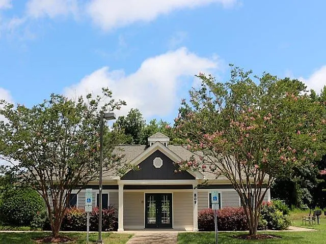 717 Minerva Dale Dr — Photo 32