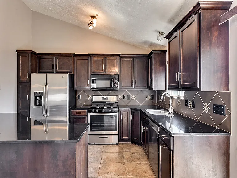 16655 Erskine St — Photo 10