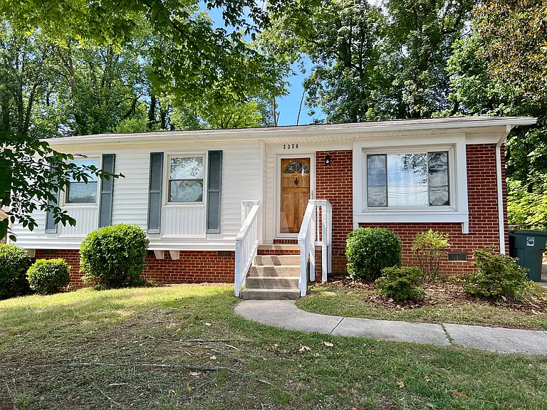 2320 Glenhaven Dr — Photo 1