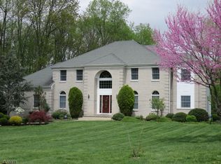 1 Ireland Brook Dr, North Brunswick, NJ 08902