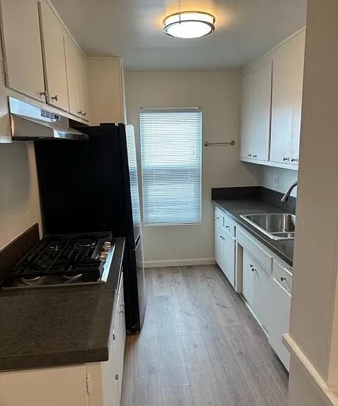 1941 Malcolm Ave #6 — Photo 4