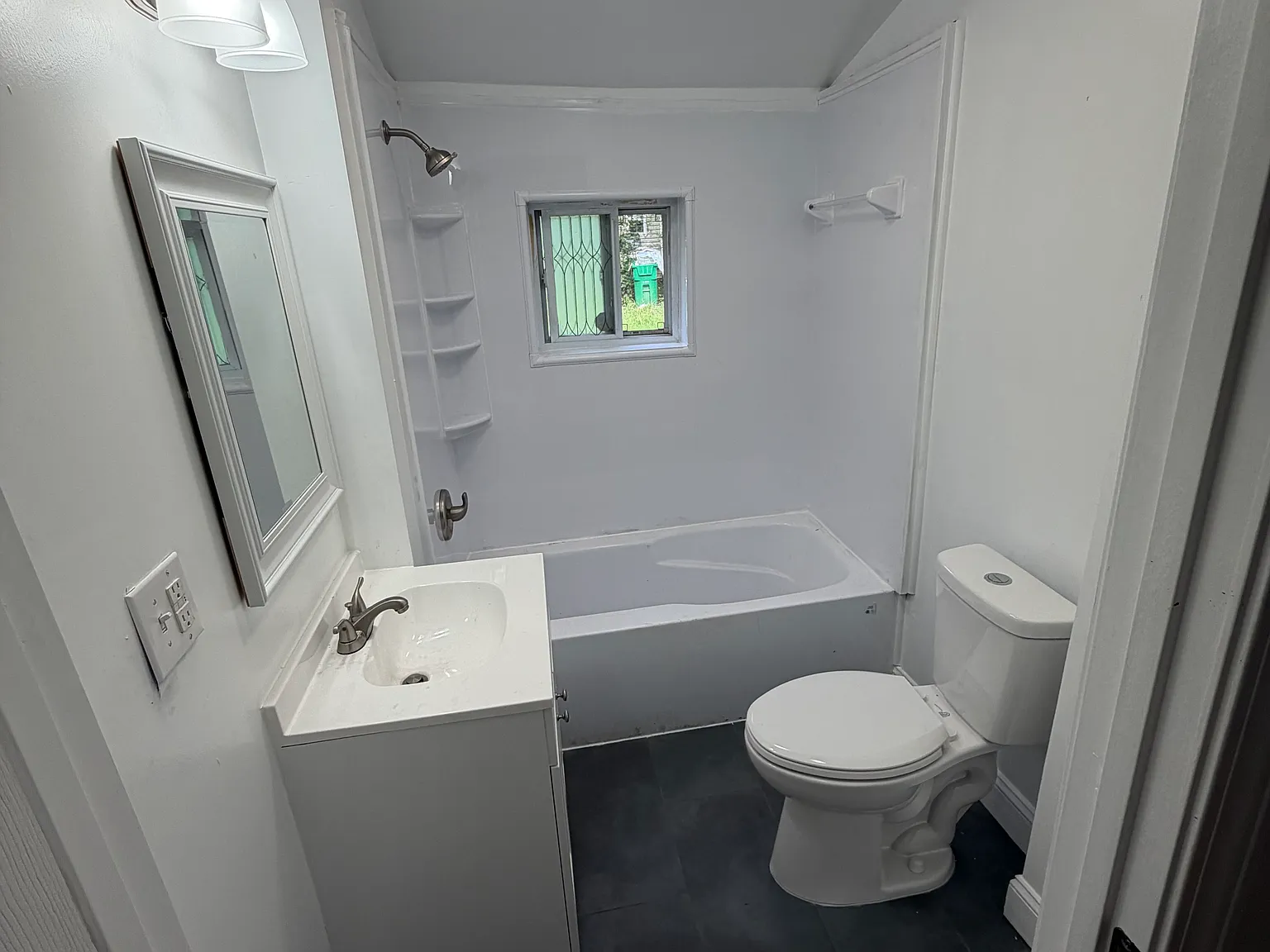 3 bed, 1014 sqft, $1,925 — Photo 4