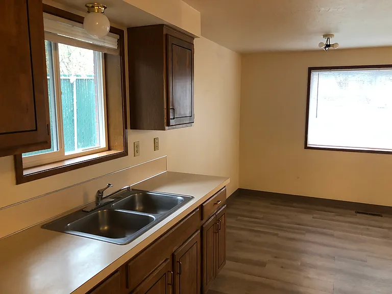1420 Z St — Photo 4