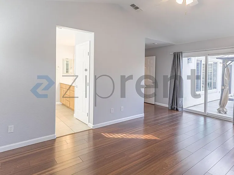 1465 Valley Glen Dr — Photo 22