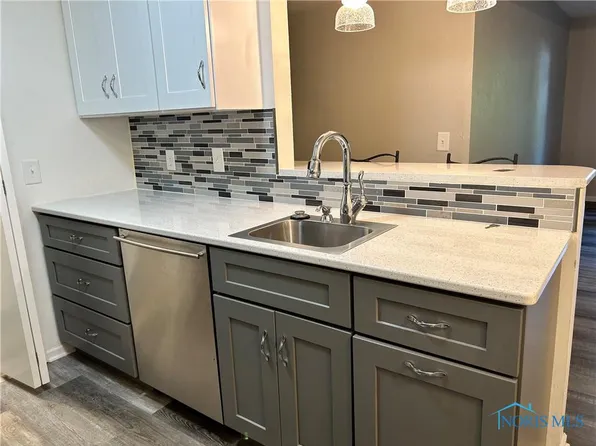 5713 Tibaron Ln APT 204, Toledo, OH 43615