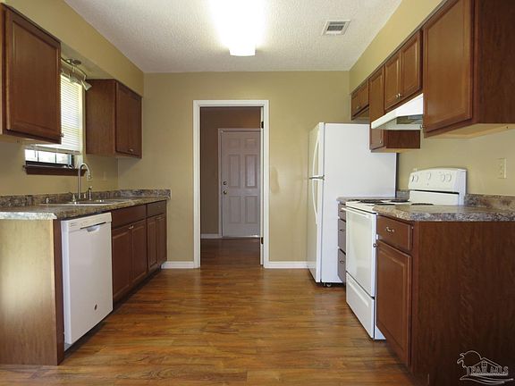 3rd image of 6486 Bellview Pines Ln