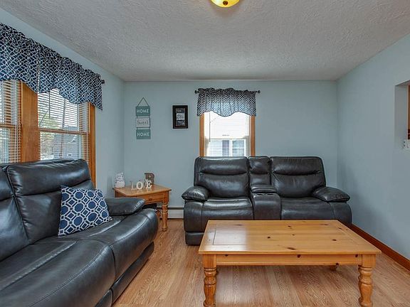 3rd image of 27 Glenridge Ave