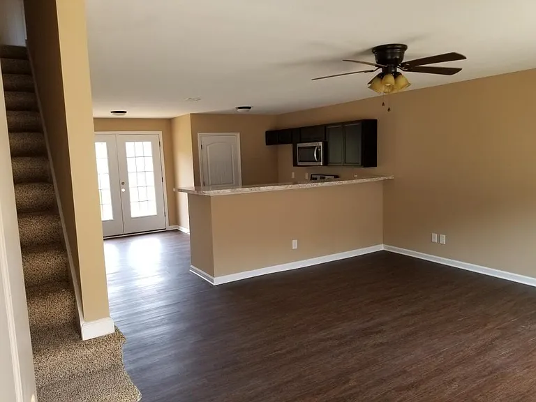 150 Mayhew Rd #C3 — Photo 2