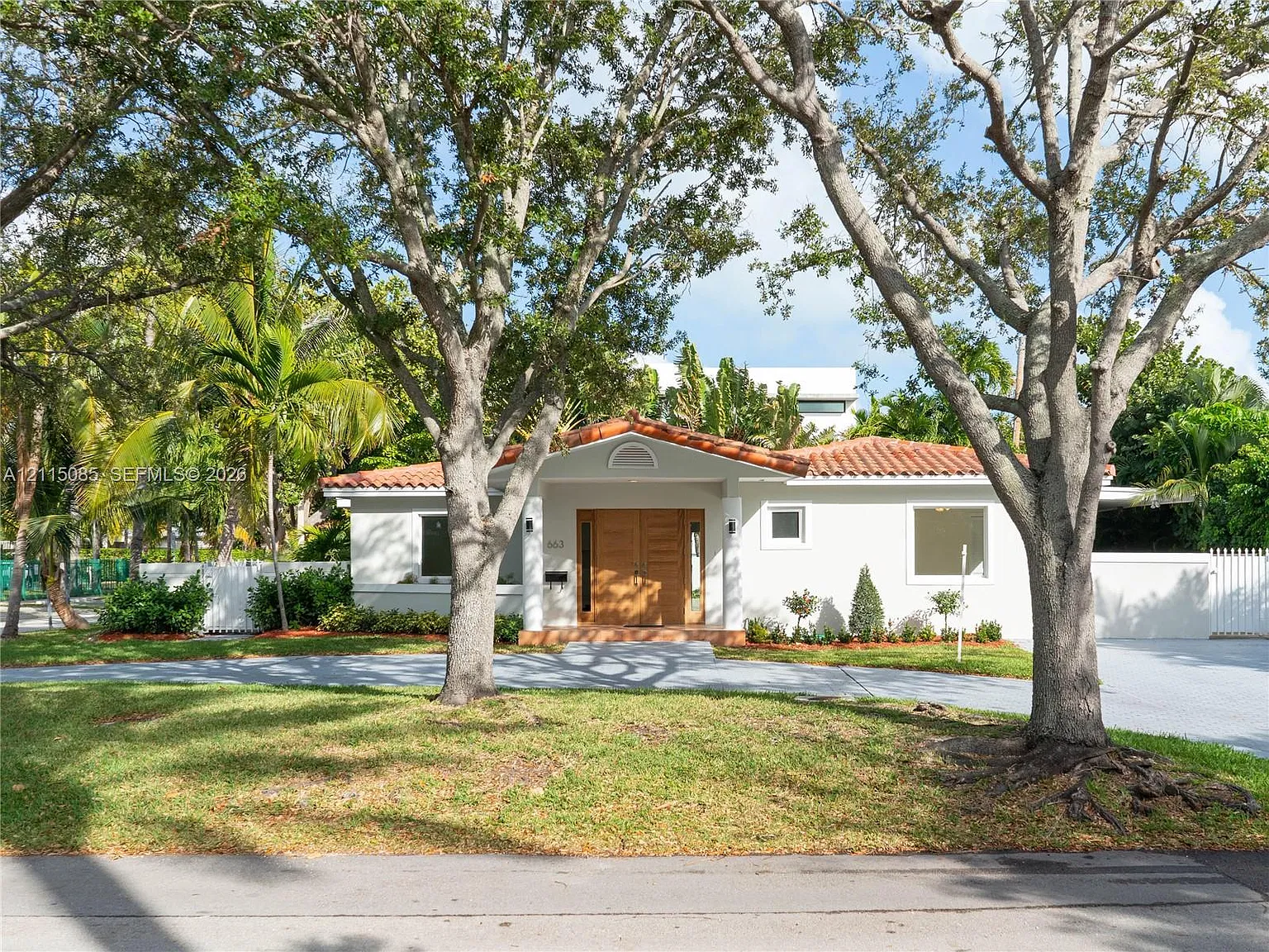 Biscayne Key Estates — Photo 2