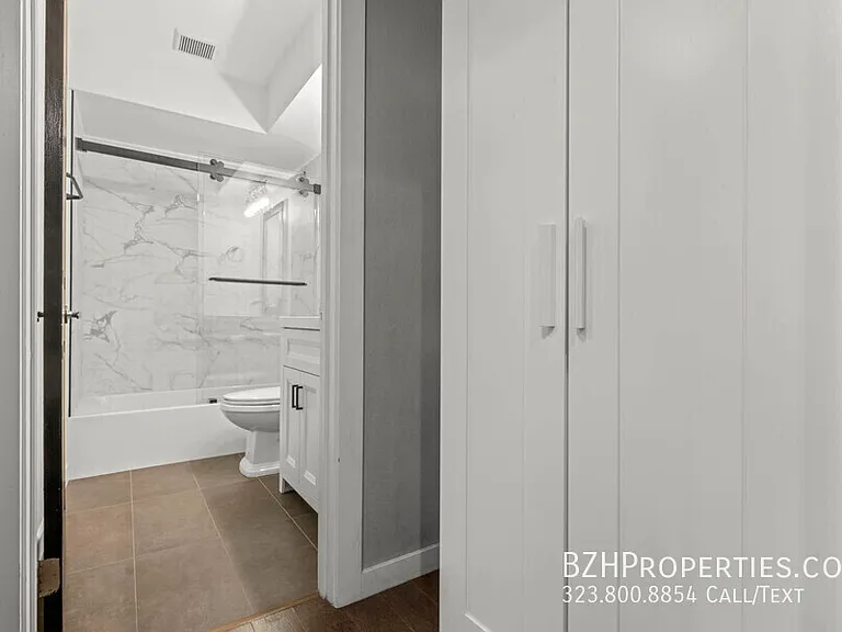 141 S Clark Dr #412A — Photo 19