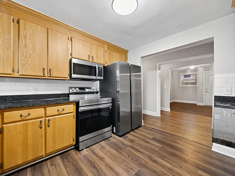 2209 Lindell Ave — Photo 23