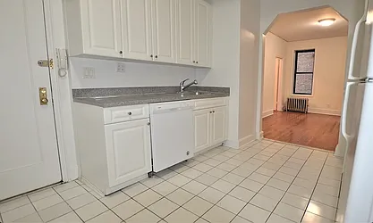 Rented by Manhattan Realty Group