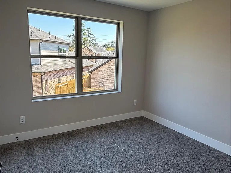 2623 Liguria St — Photo 24