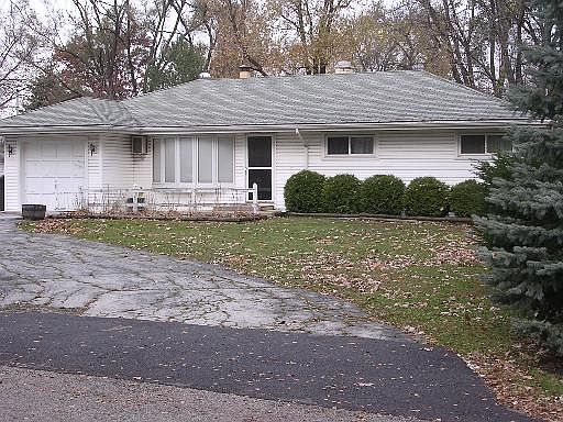 1st image of 9524 W Forest Pl
