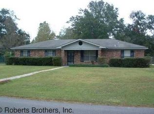 220 San Carlos Dr, Saraland, AL 36571