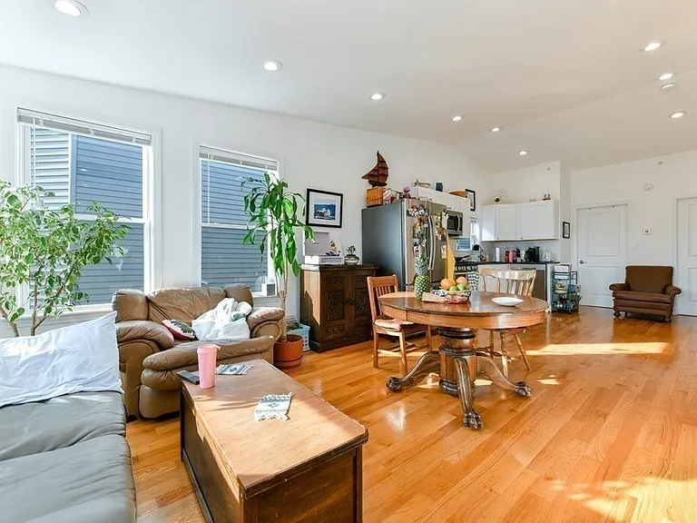236 Havre St #3 — Photo 6
