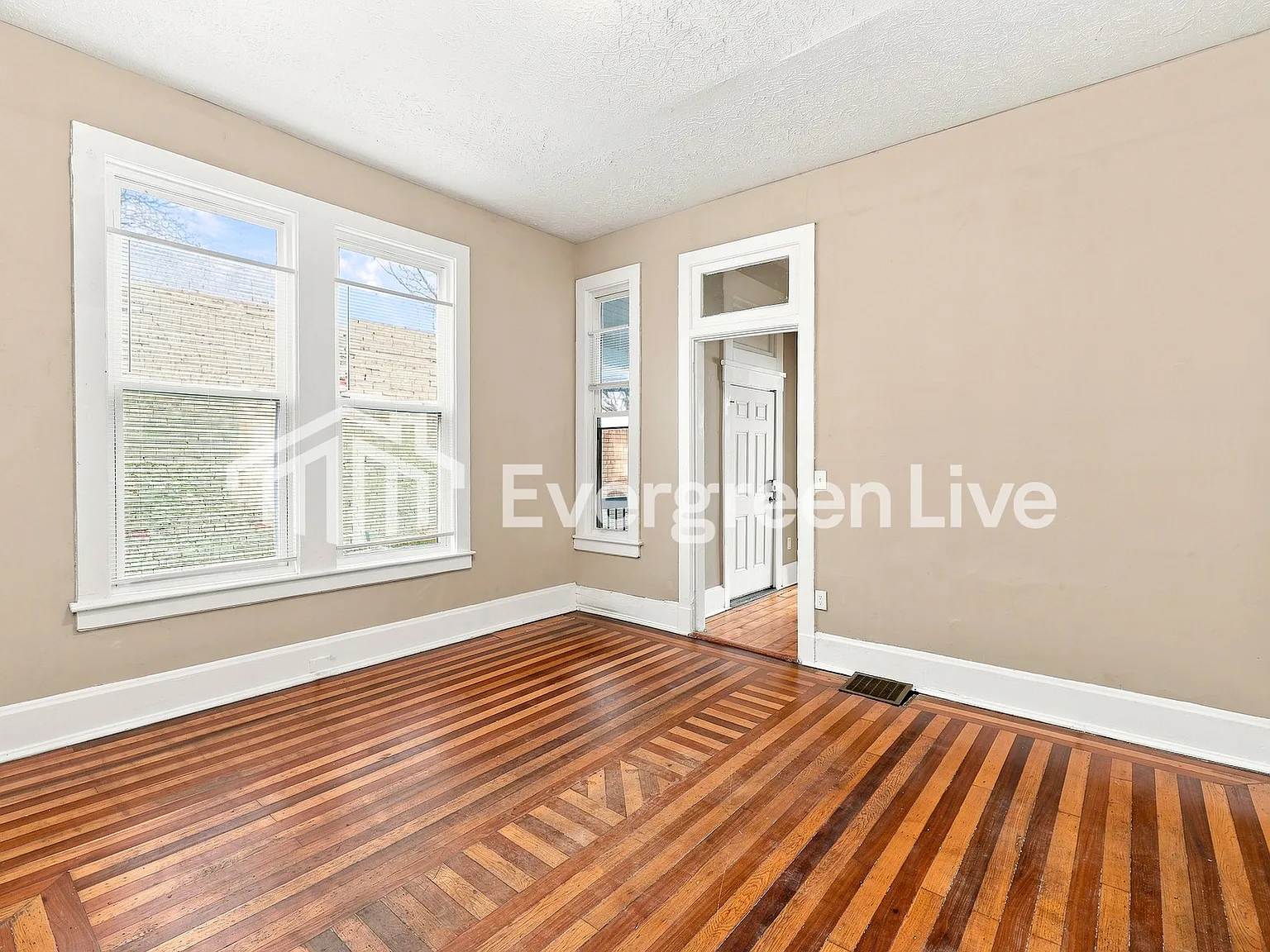 3 bed, 2.0 bath, 1375 sqft, $1,645 — Photo 4