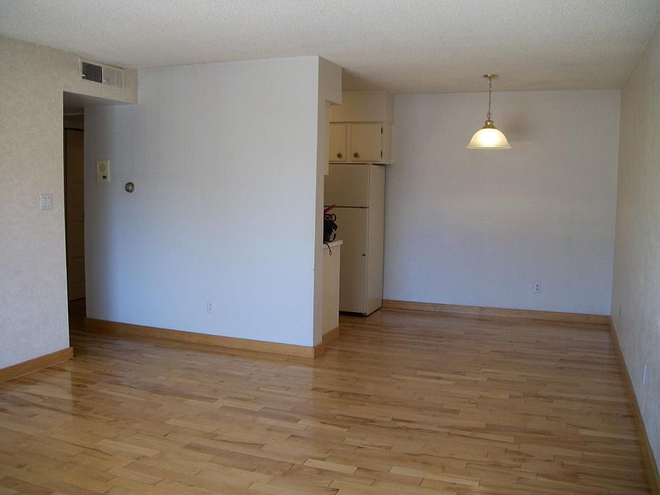 Living room, hard wood floor