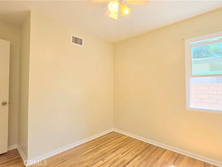 182 E Green St — Photo 14