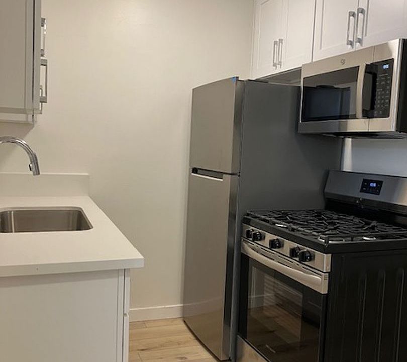 1st image of 12706 Venice Blvd #11