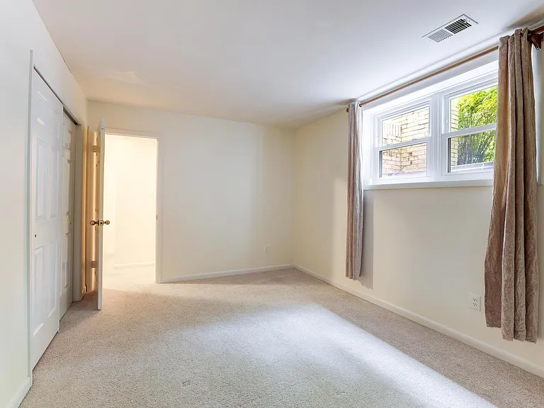 8509 Jeffersonian Ct — Photo 40