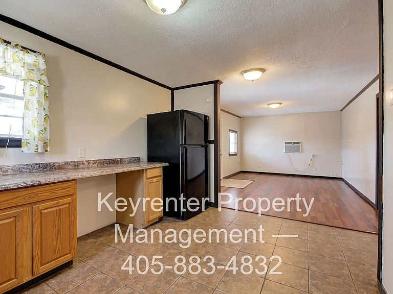 3607 SW 12th St — Photo 18